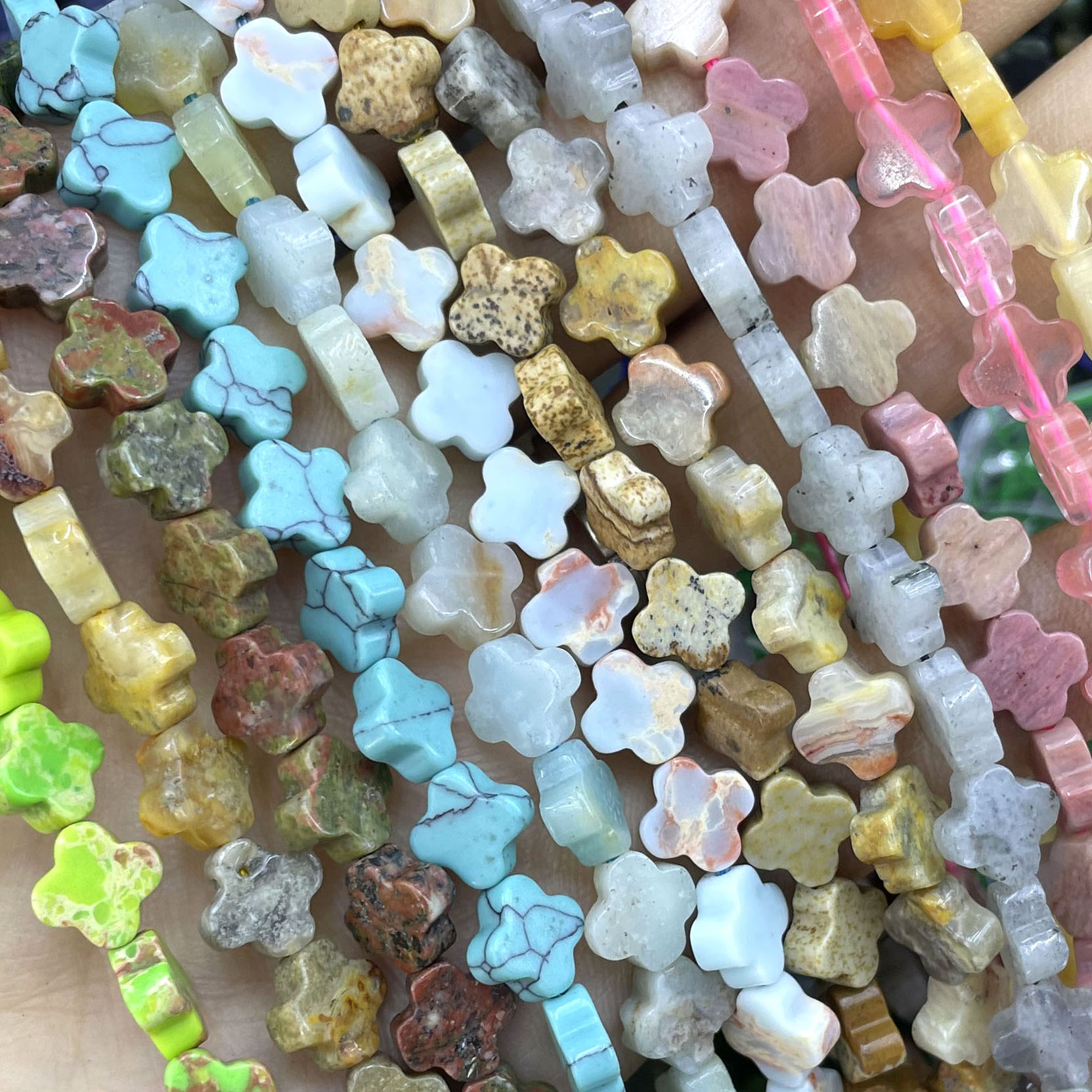 Red Clover Flower - Natural Stone Clover Shape Quartz Lapis