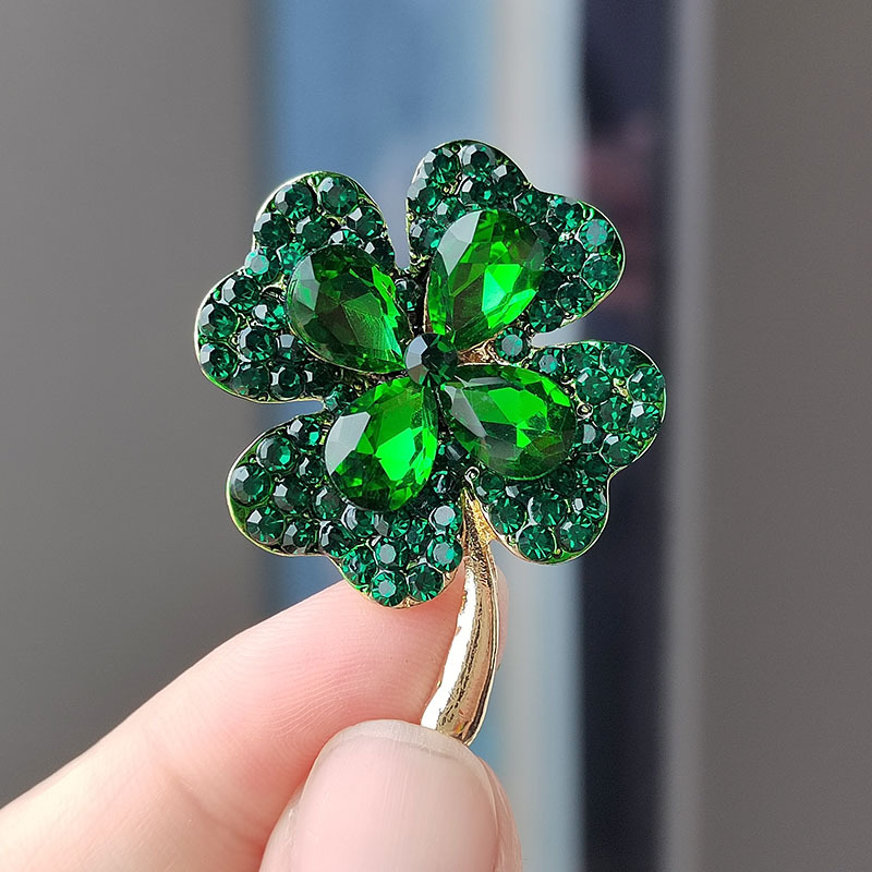 New Minimalist Rhinestone Four - Red Clover Flower ulasan dan harga